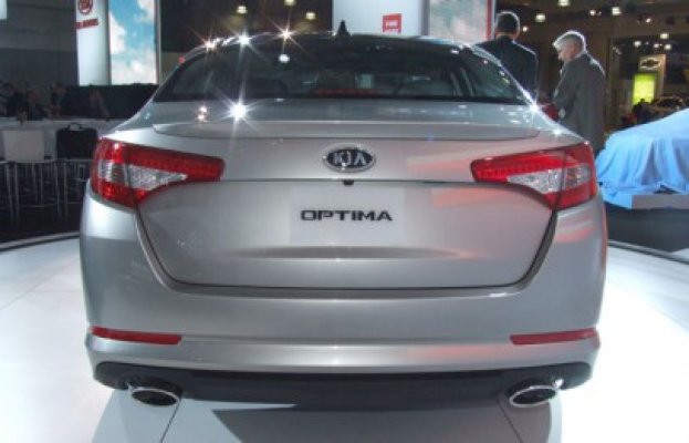 Kia Optima, disponibilă de la 15.955 euro